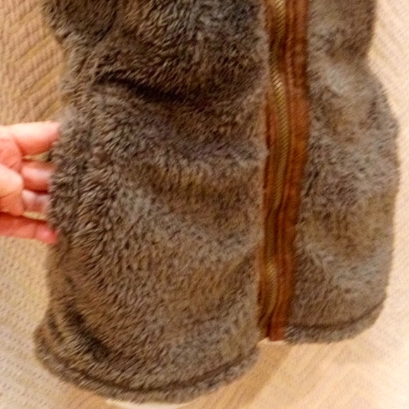 i Sapparel Sage Green Sherpa & Leather Vest! Convertible Collar/Hood! - Picture 7 of 13